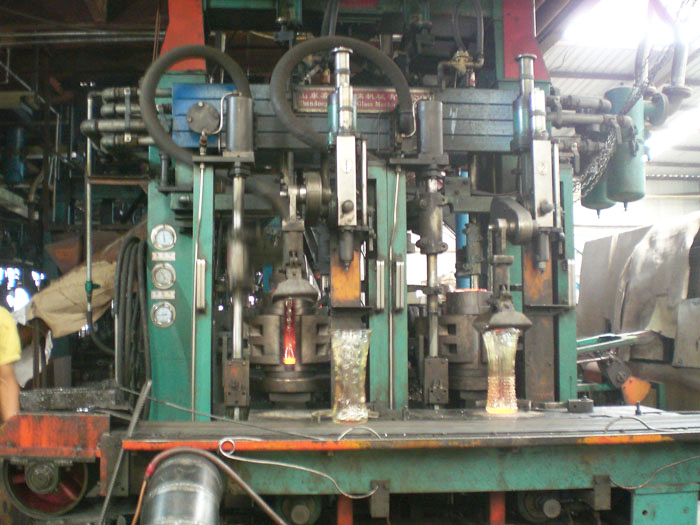 Glass bottle production equipm